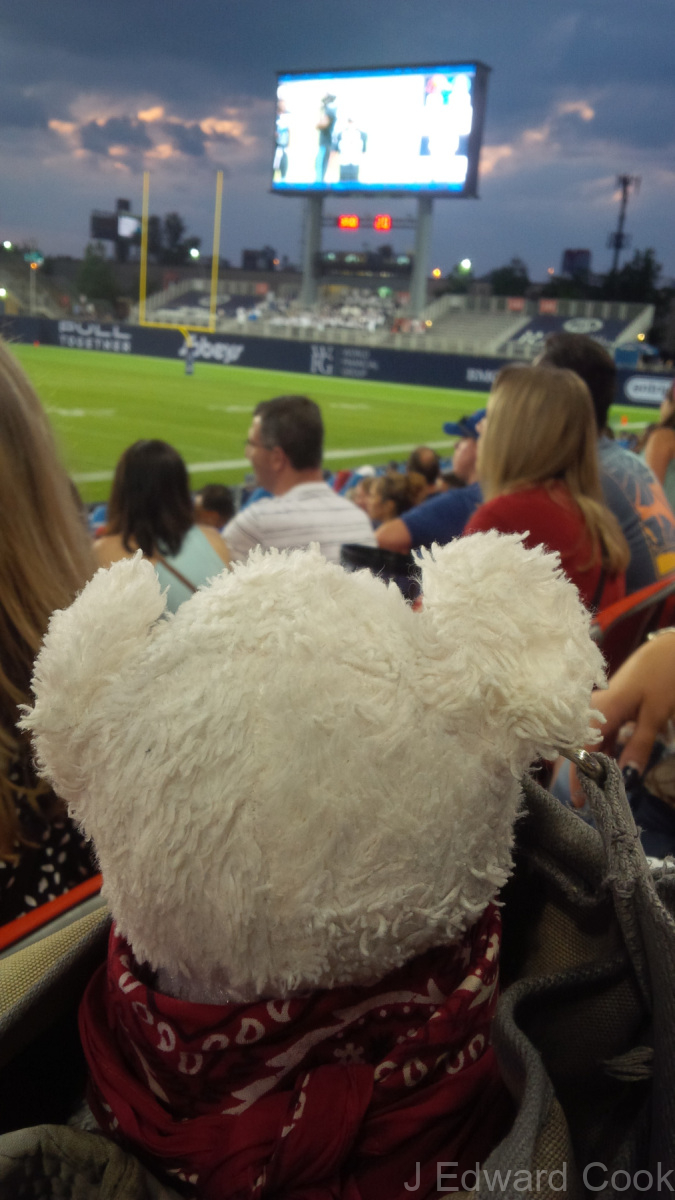 Migriane_Goes_to-Football_Game