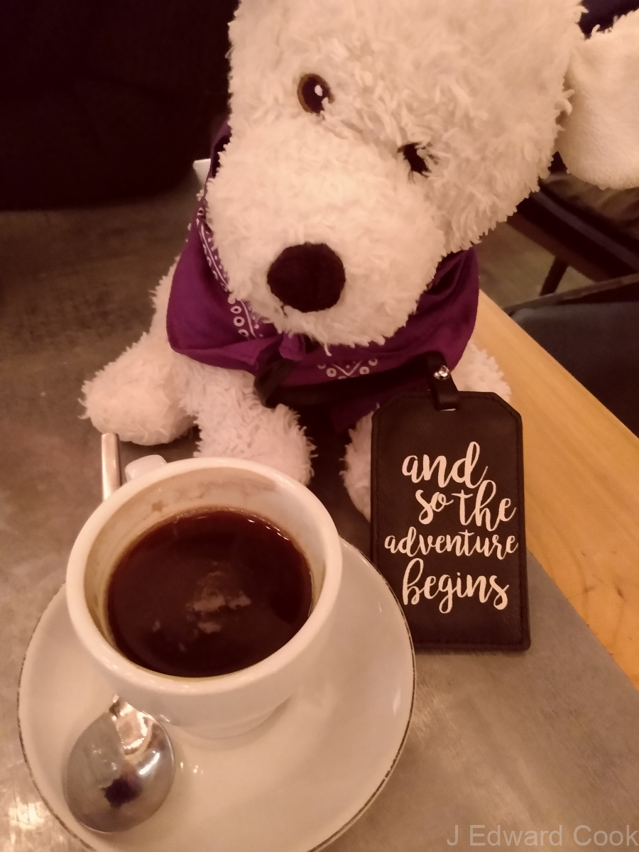 Migriane_Has_Coffee_In-Paris